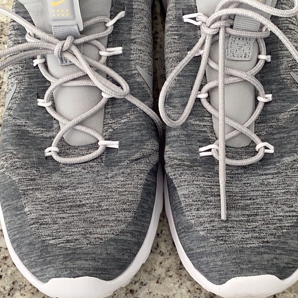 Nike sneaker - Picture 4 of 5